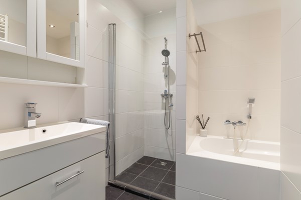 Medium property photo - Van Ostadestraat 112A, 1072 TC Amsterdam
